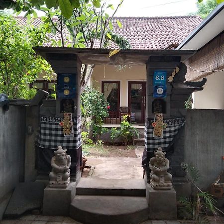 Pondok Aldi Hostel Amed Exteriör bild