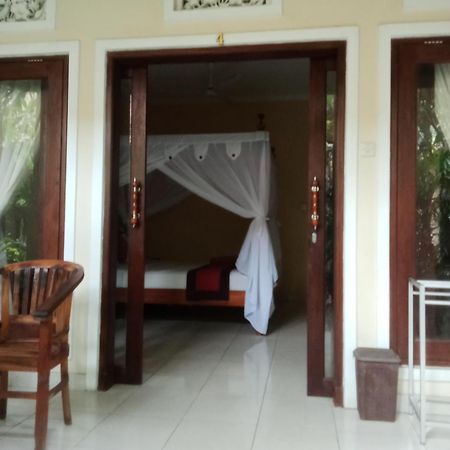 Pondok Aldi Hostel Amed Exteriör bild