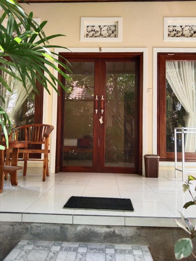 Pondok Aldi Hostel Amed Exteriör bild
