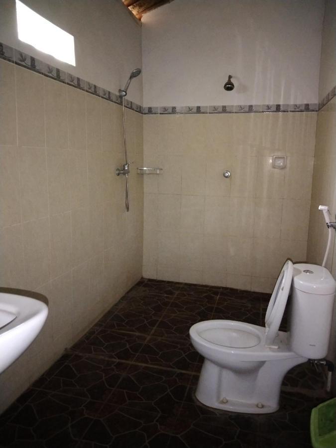 Pondok Aldi Hostel Amed Exteriör bild