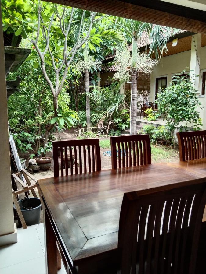 Pondok Aldi Hostel Amed Exteriör bild