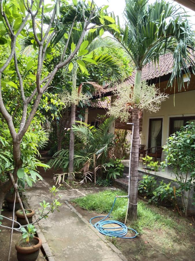 Pondok Aldi Hostel Amed Exteriör bild