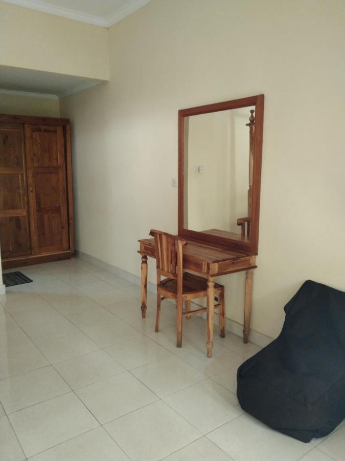 Pondok Aldi Hostel Amed Exteriör bild