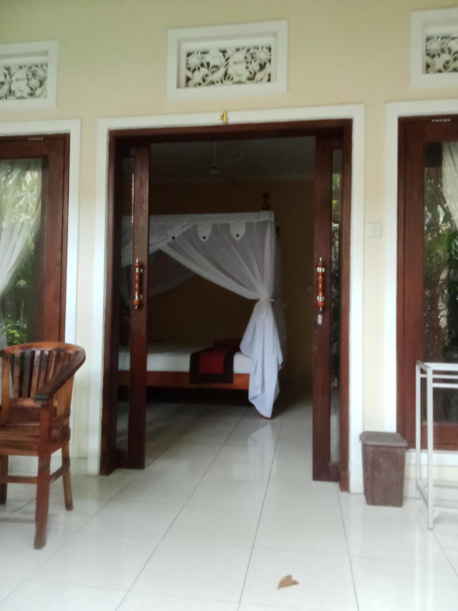 Pondok Aldi Hostel Amed Exteriör bild