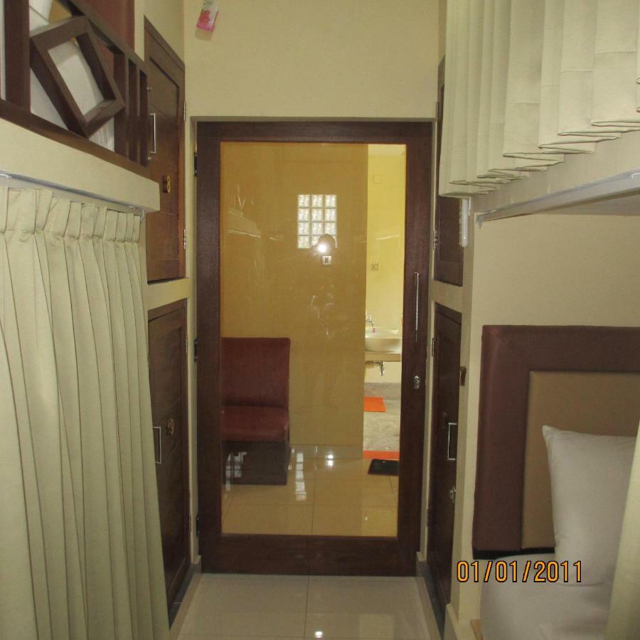 Pondok Aldi Hostel Amed Exteriör bild