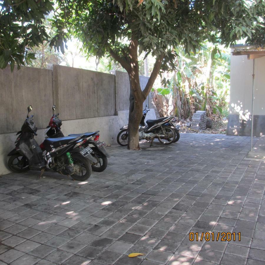 Pondok Aldi Hostel Amed Exteriör bild