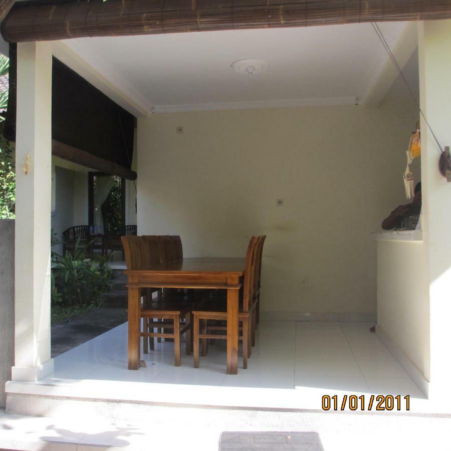 Pondok Aldi Hostel Amed Exteriör bild