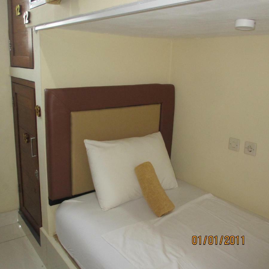 Pondok Aldi Hostel Amed Exteriör bild