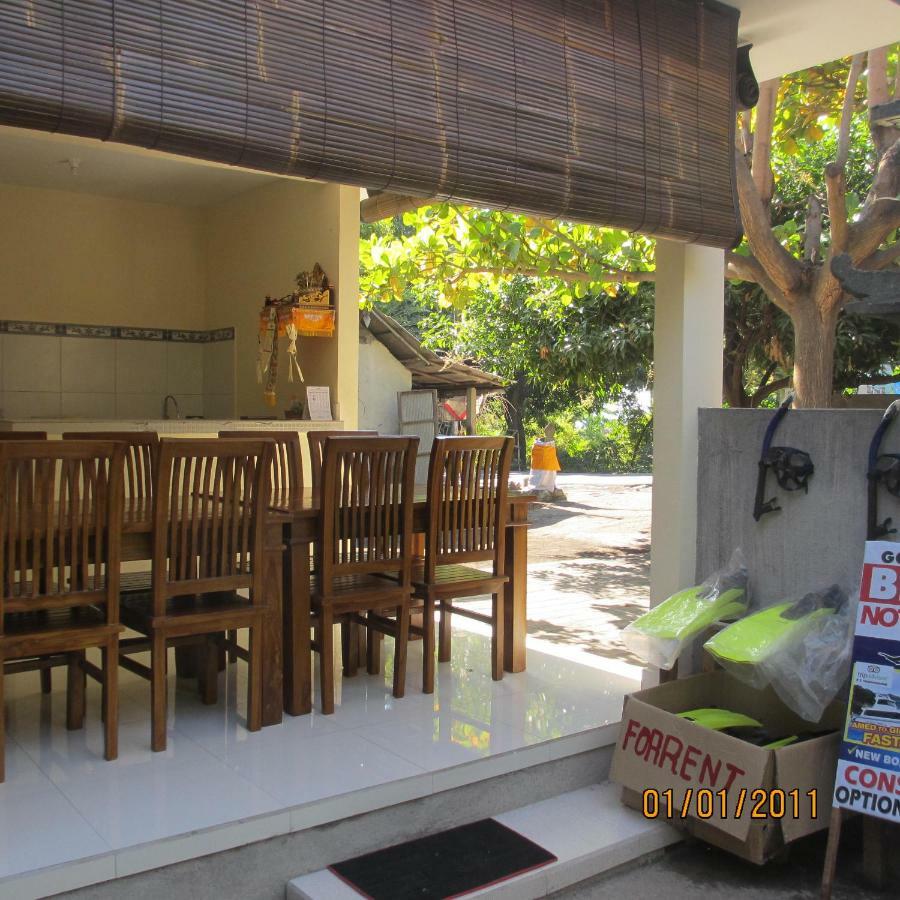 Pondok Aldi Hostel Amed Exteriör bild