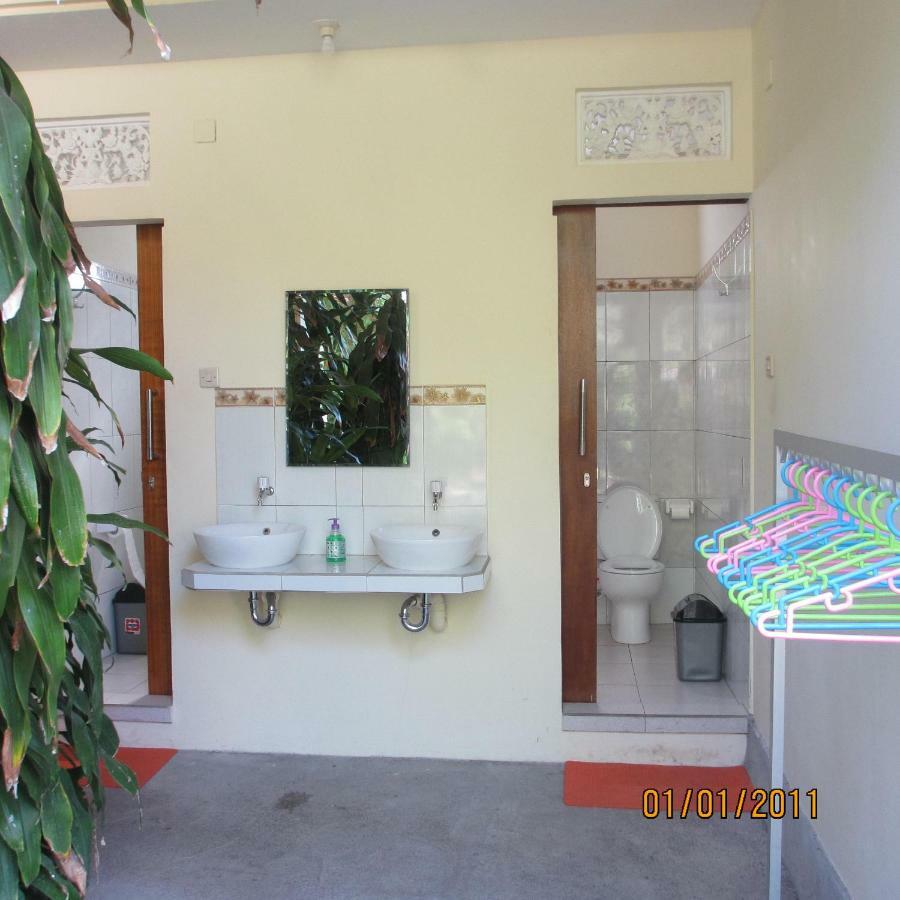 Pondok Aldi Hostel Amed Exteriör bild