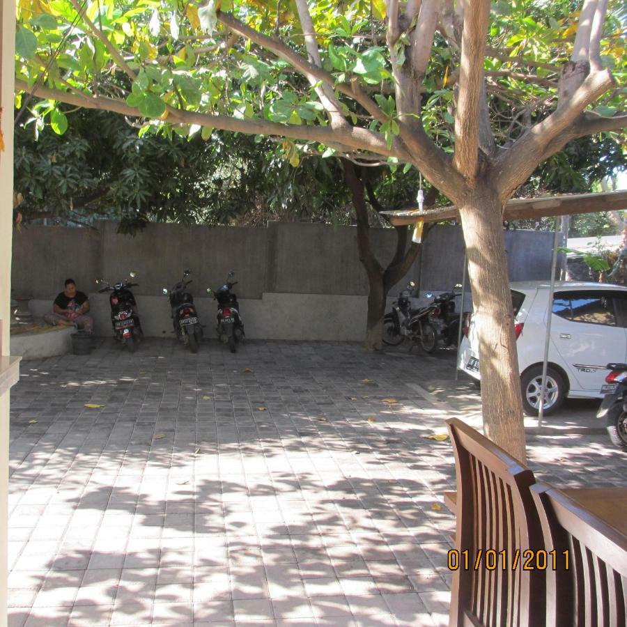 Pondok Aldi Hostel Amed Exteriör bild